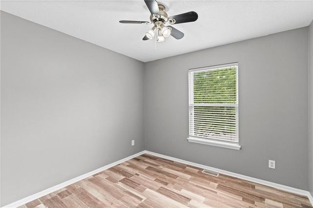 813 Ridgeview Street, Grain Valley, MO 64029