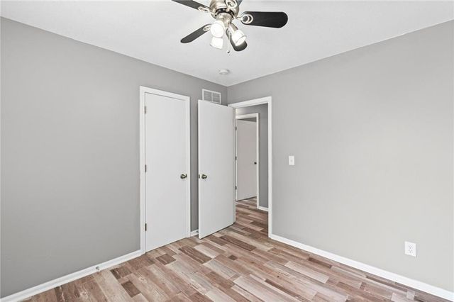 813 Ridgeview Street, Grain Valley, MO 64029