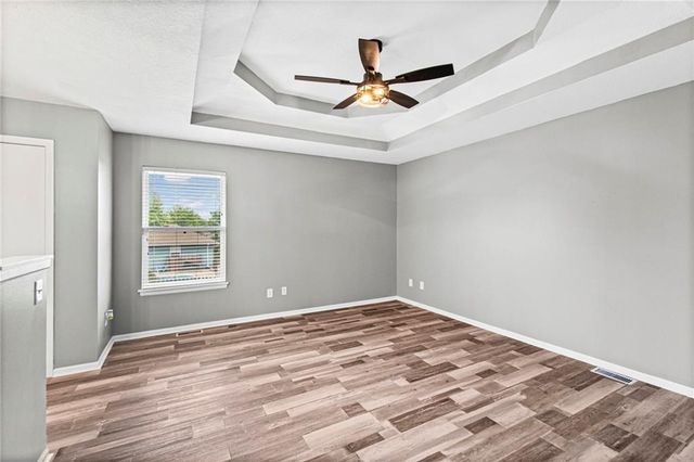 813 Ridgeview Street, Grain Valley, MO 64029