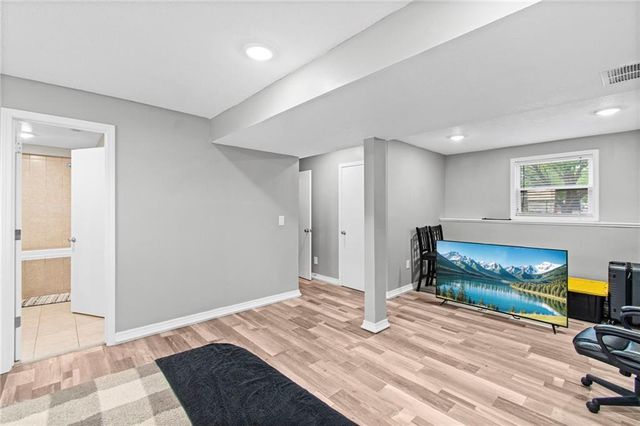 813 Ridgeview Street, Grain Valley, MO 64029