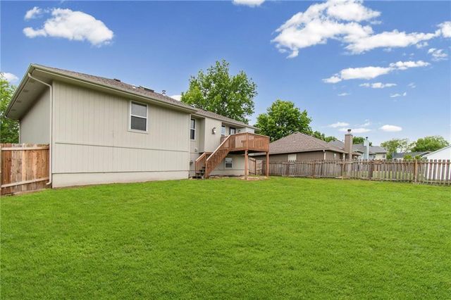 813 Ridgeview Street, Grain Valley, MO 64029