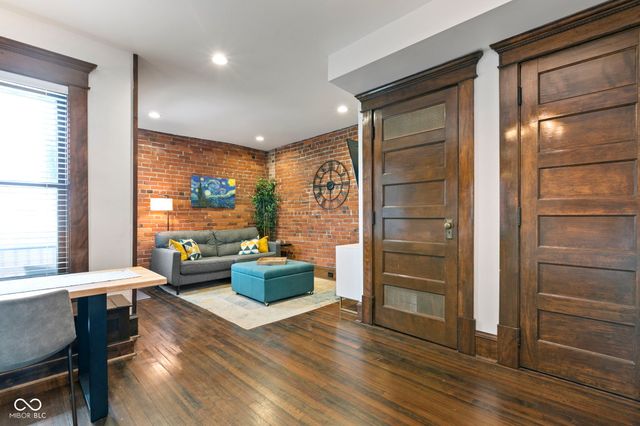 108 E Saint Clair Street E, Indianapolis, IN 46204