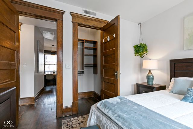 108 E Saint Clair Street E, Indianapolis, IN 46204