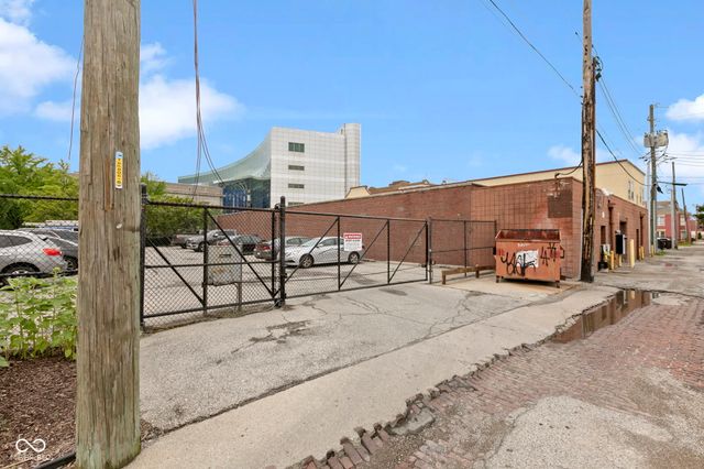 108 E Saint Clair Street E, Indianapolis, IN 46204