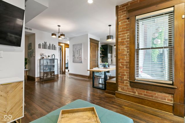 108 E Saint Clair Street E, Indianapolis, IN 46204