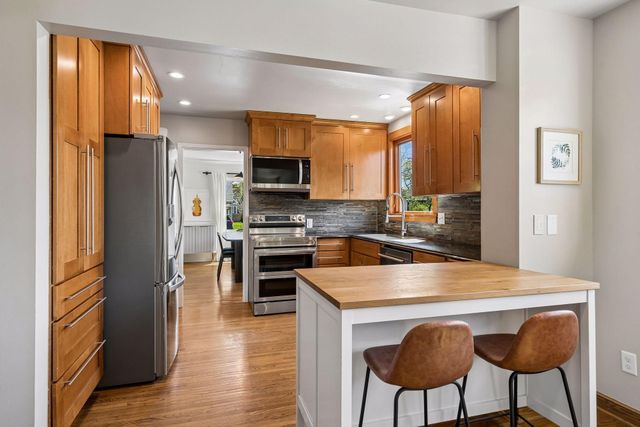 5916 Beard Avenue S, Edina, MN 55410
