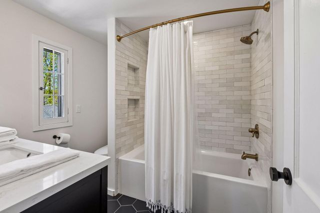 5916 Beard Avenue S, Edina, MN 55410