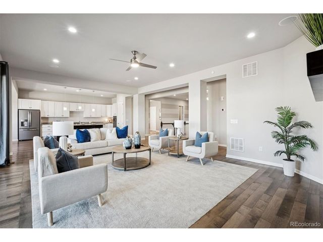 23130 E Del Norte Cir, Aurora, CO 80016