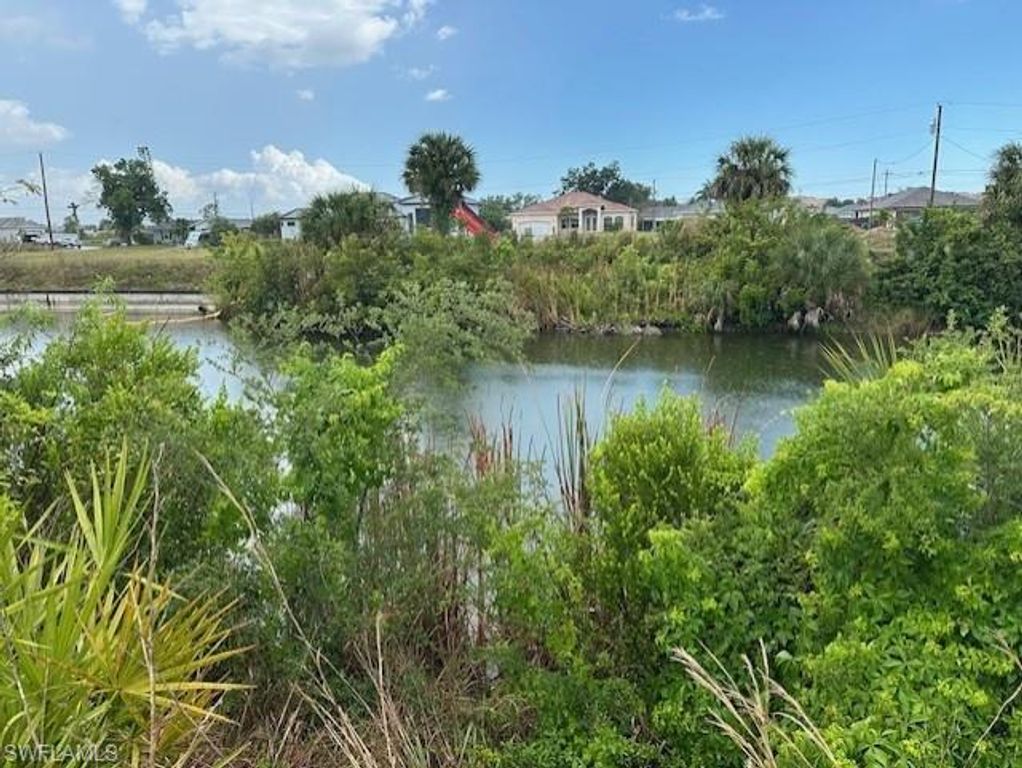 1810 NE 27th TER, CAPE CORAL, FL 33909 — photo 2