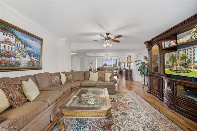 6597 Nicholas BLVD E 405, Naples, FL 34108