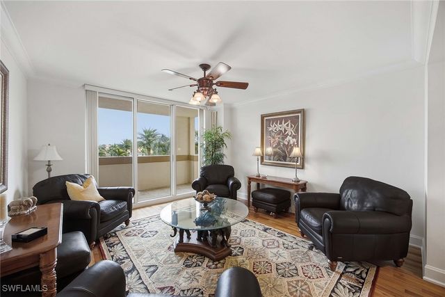 6597 Nicholas BLVD E 405, Naples, FL 34108