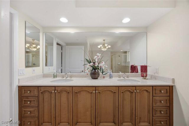 6597 Nicholas BLVD E 405, Naples, FL 34108