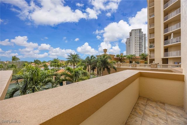 6597 Nicholas BLVD E 405, Naples, FL 34108