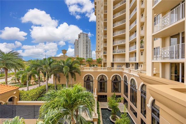 6597 Nicholas BLVD E 405, Naples, FL 34108