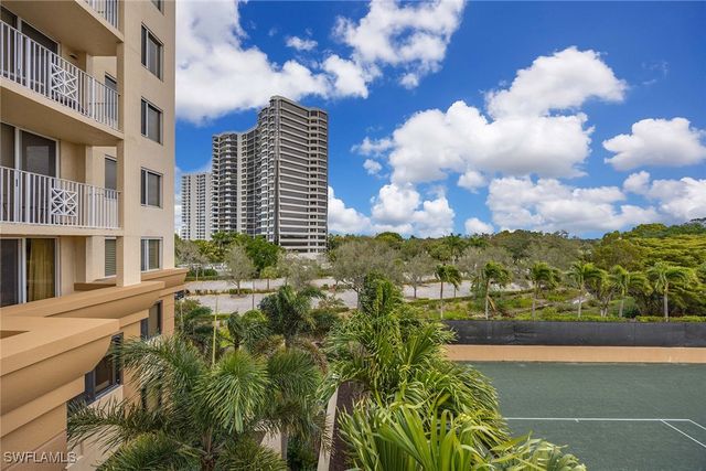 6597 Nicholas BLVD E 405, Naples, FL 34108