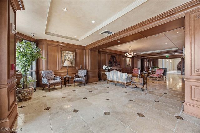 6597 Nicholas BLVD E 405, Naples, FL 34108