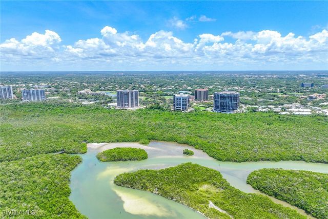 6597 Nicholas BLVD E 405, Naples, FL 34108
