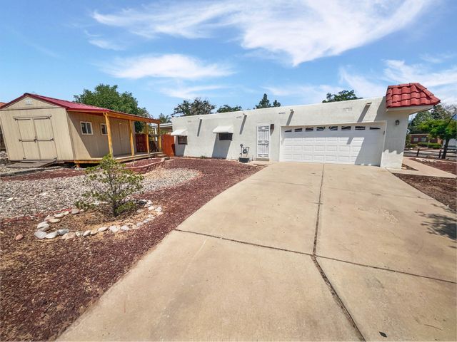 802 PINETREE Road SE, Rio Rancho, NM 87124