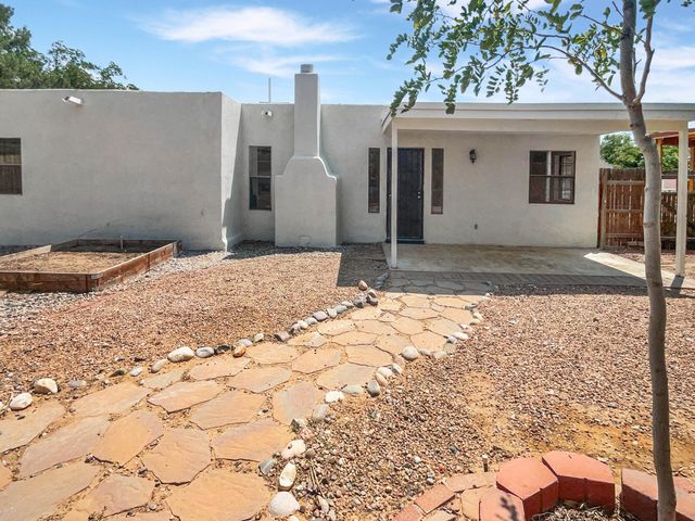 802 PINETREE Road SE, Rio Rancho, NM 87124