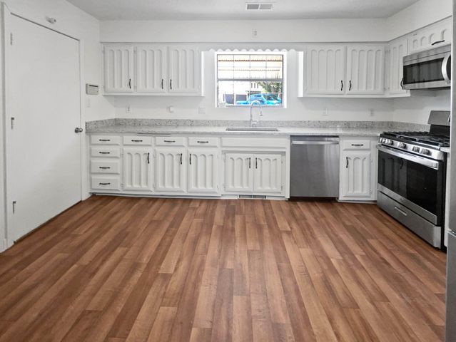 802 PINETREE Road SE, Rio Rancho, NM 87124