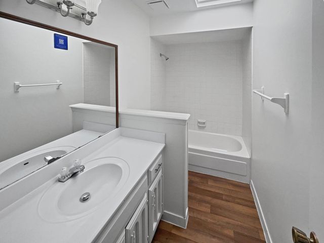 802 PINETREE Road SE, Rio Rancho, NM 87124