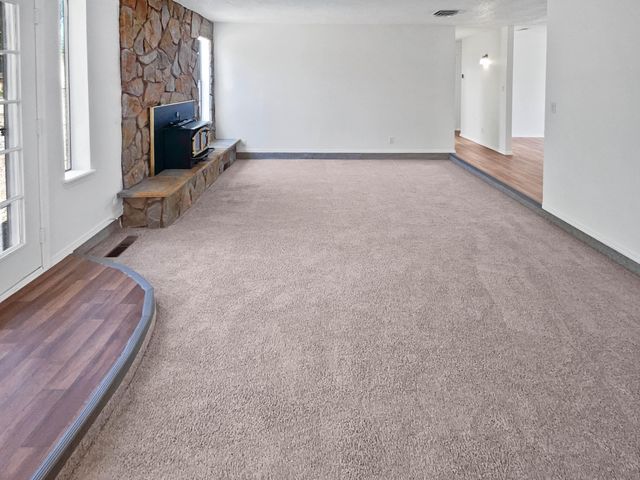 802 PINETREE Road SE, Rio Rancho, NM 87124