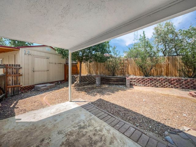 802 PINETREE Road SE, Rio Rancho, NM 87124