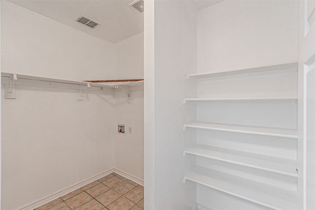 1301 Hennessey Court, Fort Worth, TX 76131