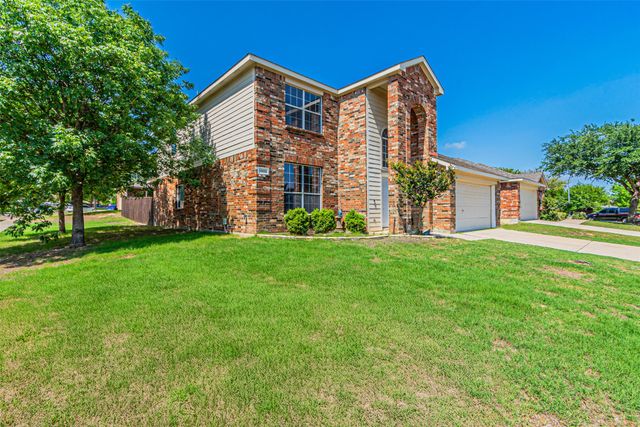1301 Hennessey Court, Fort Worth, TX 76131