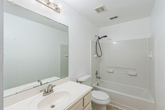 1301 Hennessey Court, Fort Worth, TX 76131
