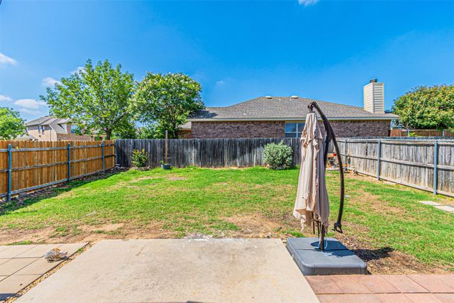 1301 Hennessey Court, Fort Worth, TX 76131