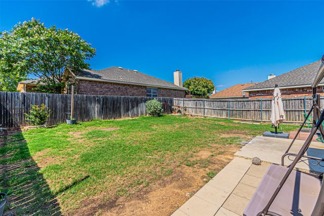 1301 Hennessey Court, Fort Worth, TX 76131