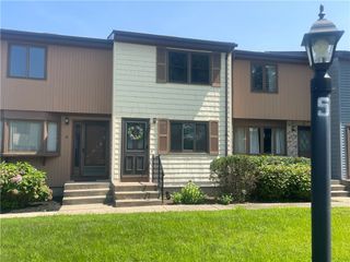 275 Grotto Avenue 7, Pawtucket, RI 02860