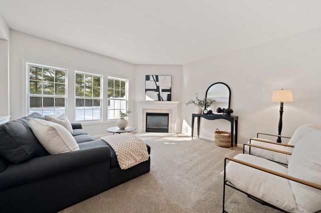 58 Bagnell Dr 58, Pembroke, MA 02359