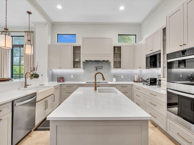 6843 Lost Garden Terrace, Parkland, FL 33076