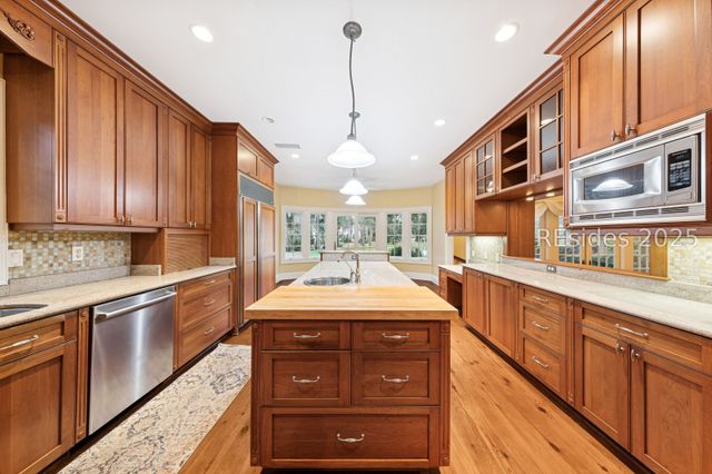 46 Hawthorne Rd, Bluffton, SC 29910