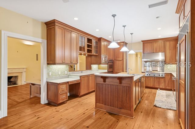 46 Hawthorne Rd, Bluffton, SC 29910