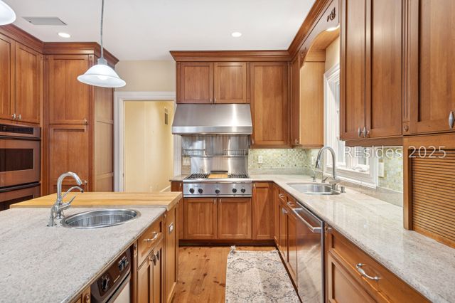 46 Hawthorne Rd, Bluffton, SC 29910