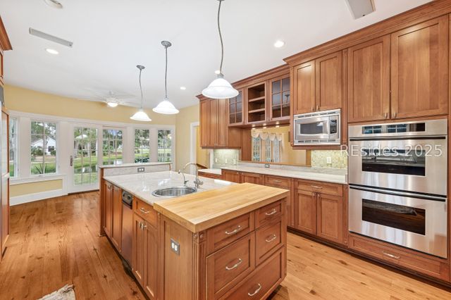 46 Hawthorne Rd, Bluffton, SC 29910