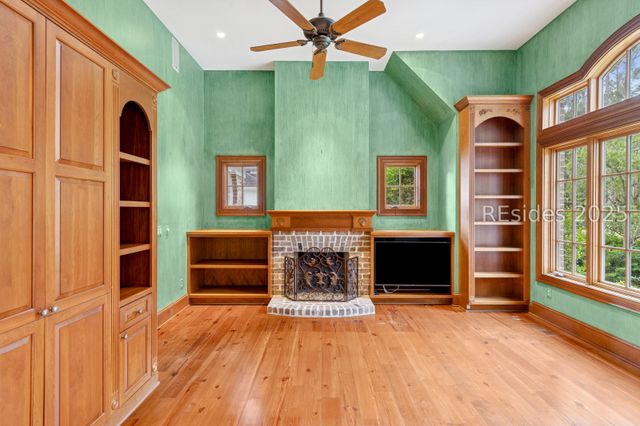 46 Hawthorne Rd, Bluffton, SC 29910