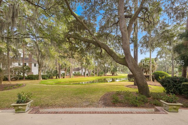 46 Hawthorne Rd, Bluffton, SC 29910