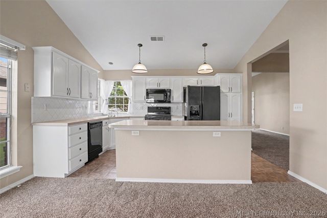 10710 E 115th Place S, Bixby, OK 74008