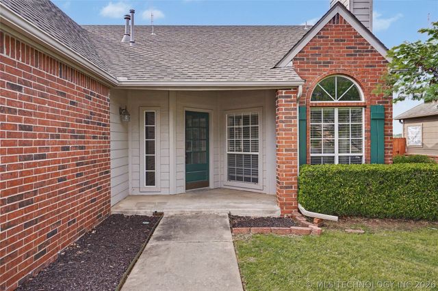 10710 E 115th Place S, Bixby, OK 74008