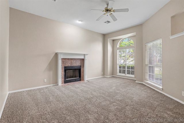 10710 E 115th Place S, Bixby, OK 74008