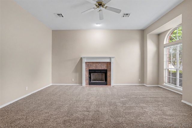 10710 E 115th Place S, Bixby, OK 74008