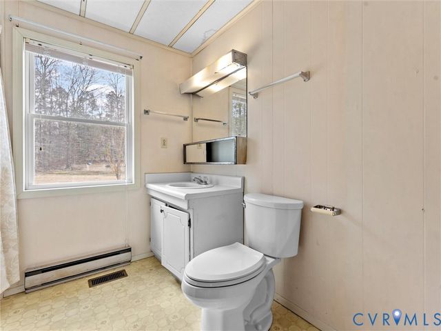 21105 Skinquarter Rd, Moseley, VA 23120