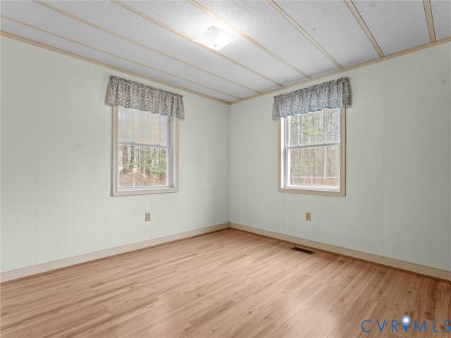 21105 Skinquarter Rd, Moseley, VA 23120