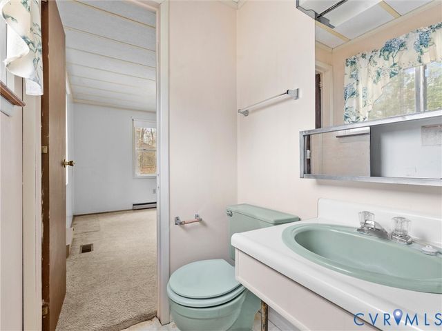 21105 Skinquarter Rd, Moseley, VA 23120