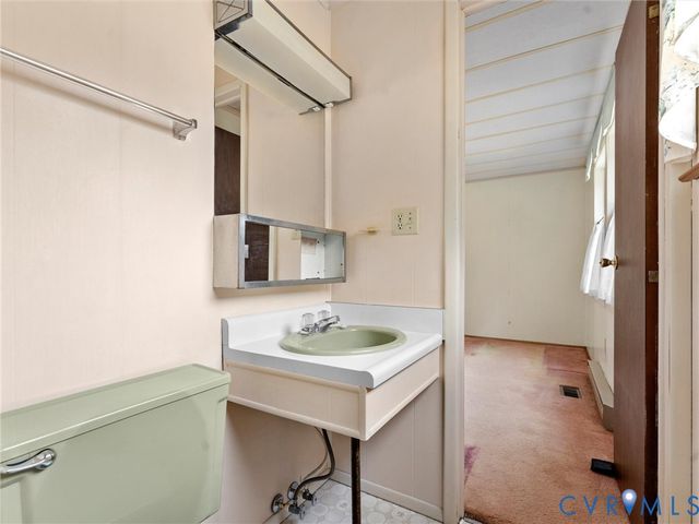 21105 Skinquarter Rd, Moseley, VA 23120