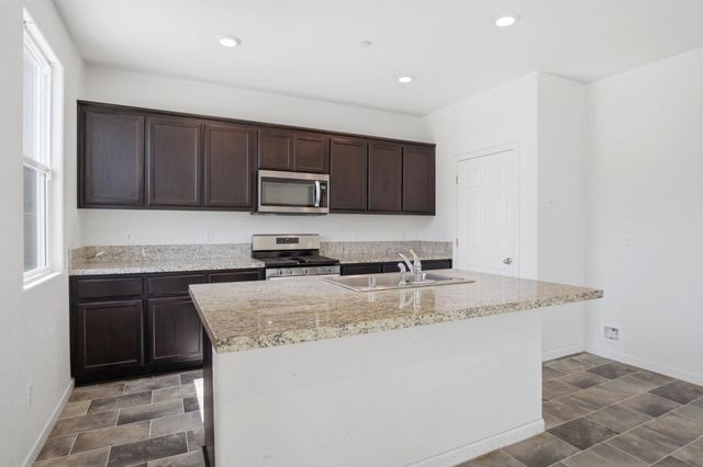 3108 Bridgestone Ln, Modesto, CA 95355